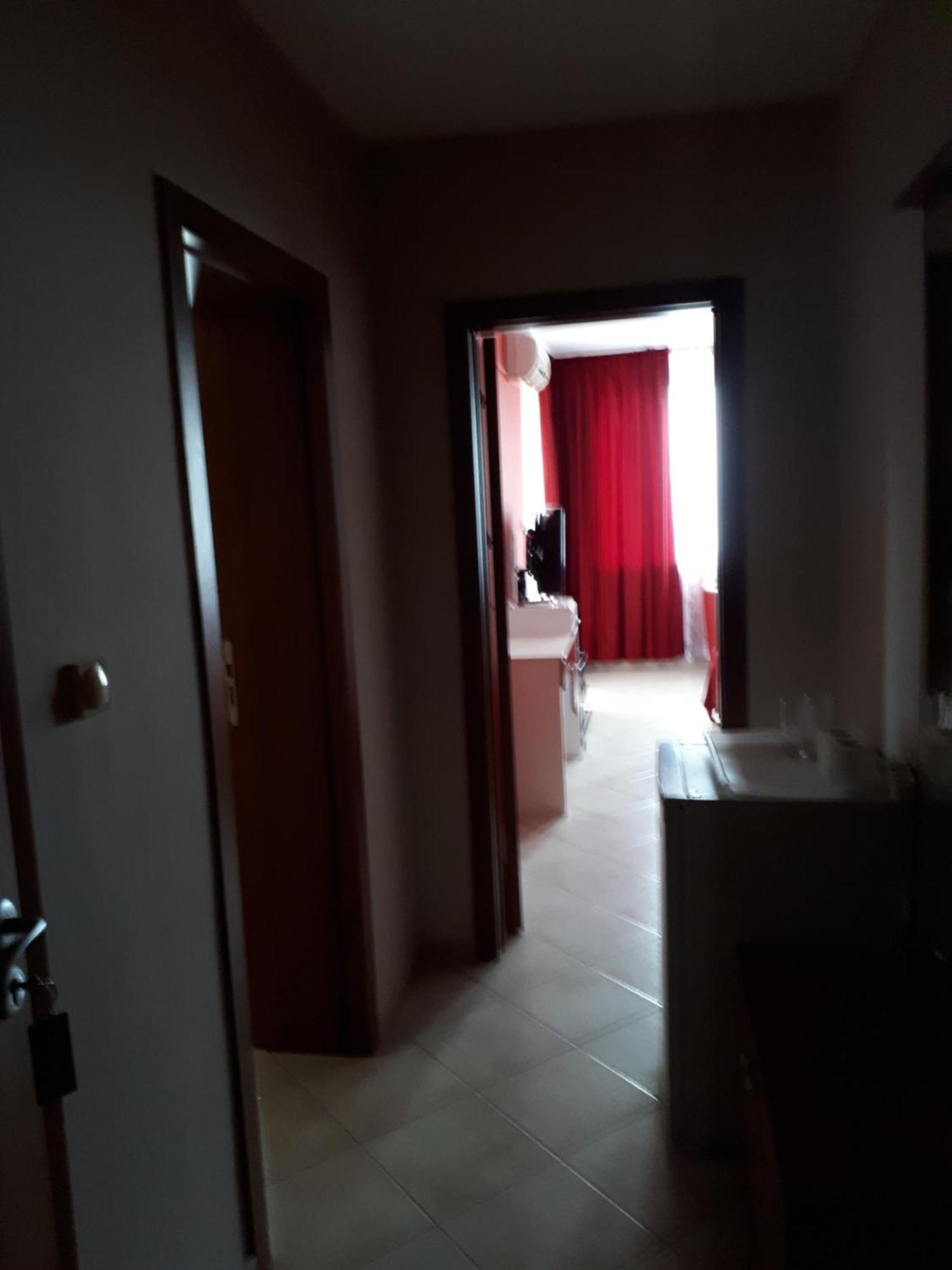 Family Hotel Gogov Sinemoretz Rom bilde