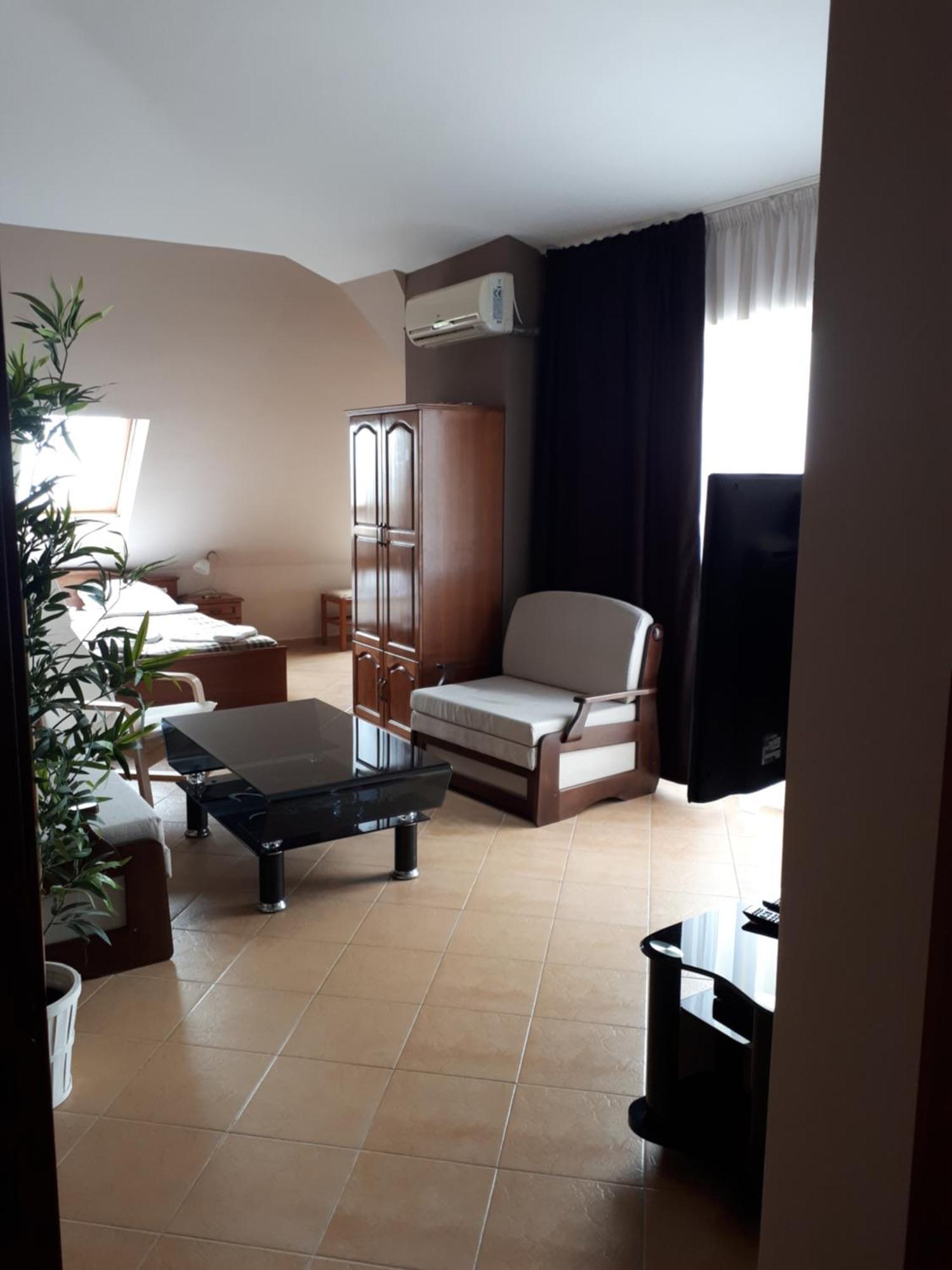 Family Hotel Gogov Sinemoretz Rom bilde